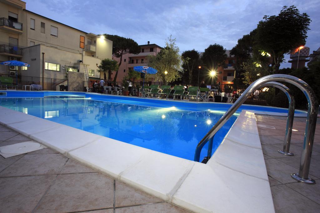 Hotel Vannini 里米尼 外观 照片