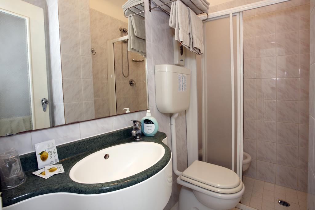 Hotel Vannini 里米尼 客房 照片
