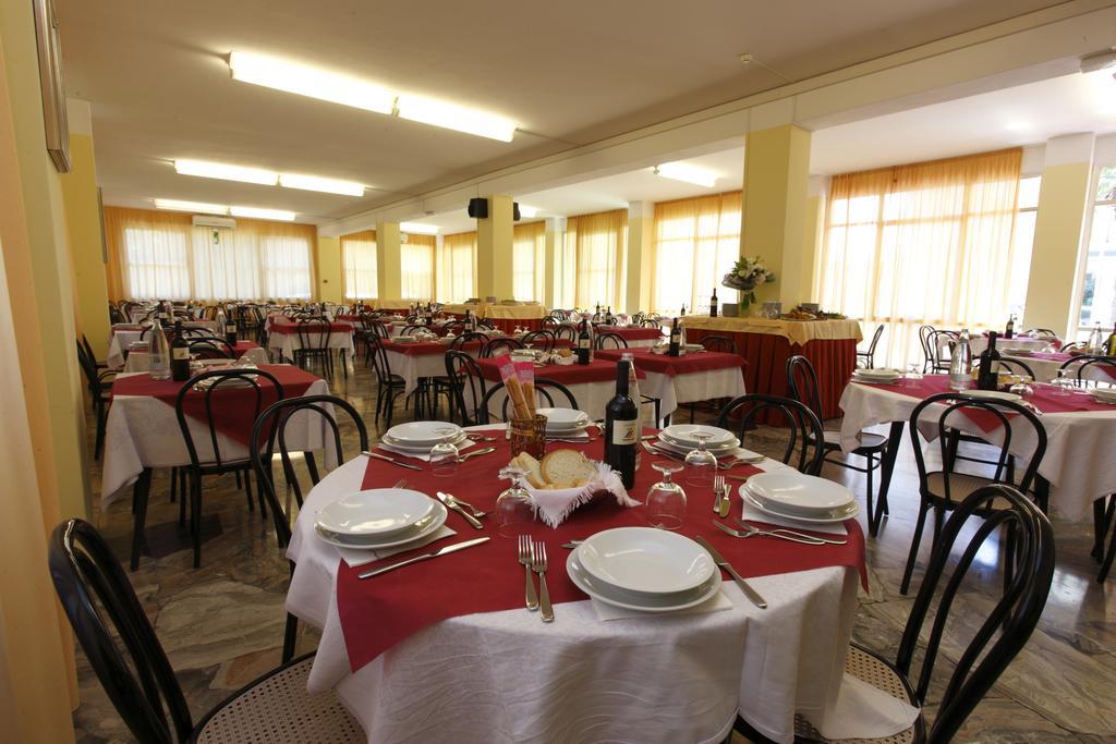 Hotel Vannini 里米尼 外观 照片